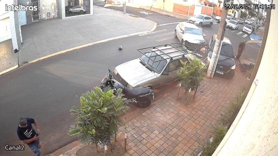 Acidente com quatro veículos causa trânsito lento em Ribeirão Preto