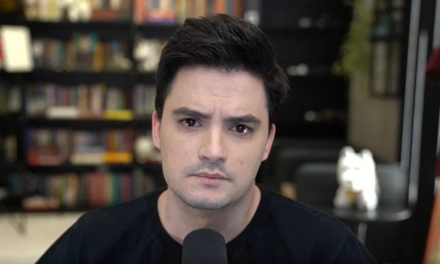 Felipe Neto se desculpa após polêmica com termo religioso em live